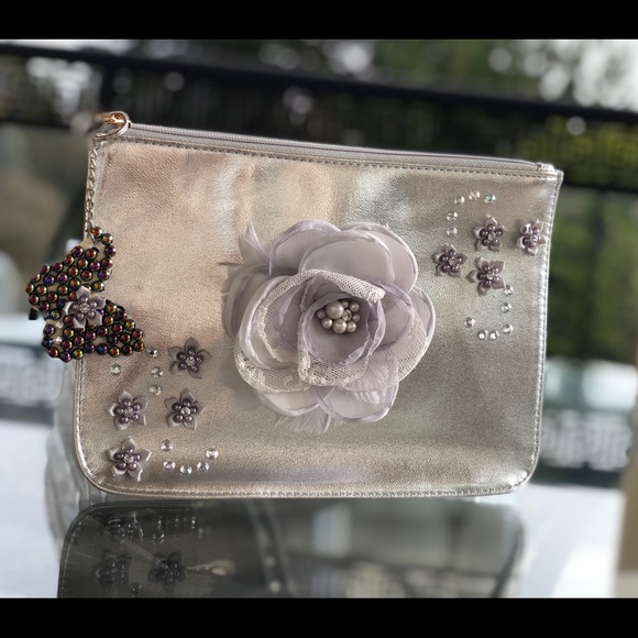 Silver Purse - Picture 2 of 5